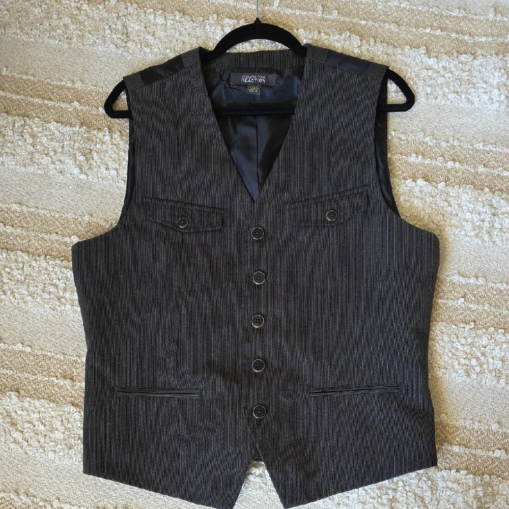 Kenneth Cole Reaction Men's Charcoal Textured 5 Button Vest Large